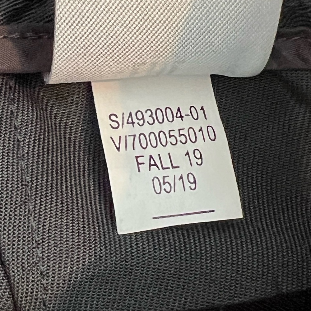 NWT Banana Republic Gray Cuffed Joggers | Size M | Cargo Pockets | Fall 2019 - Picture 15 of 17